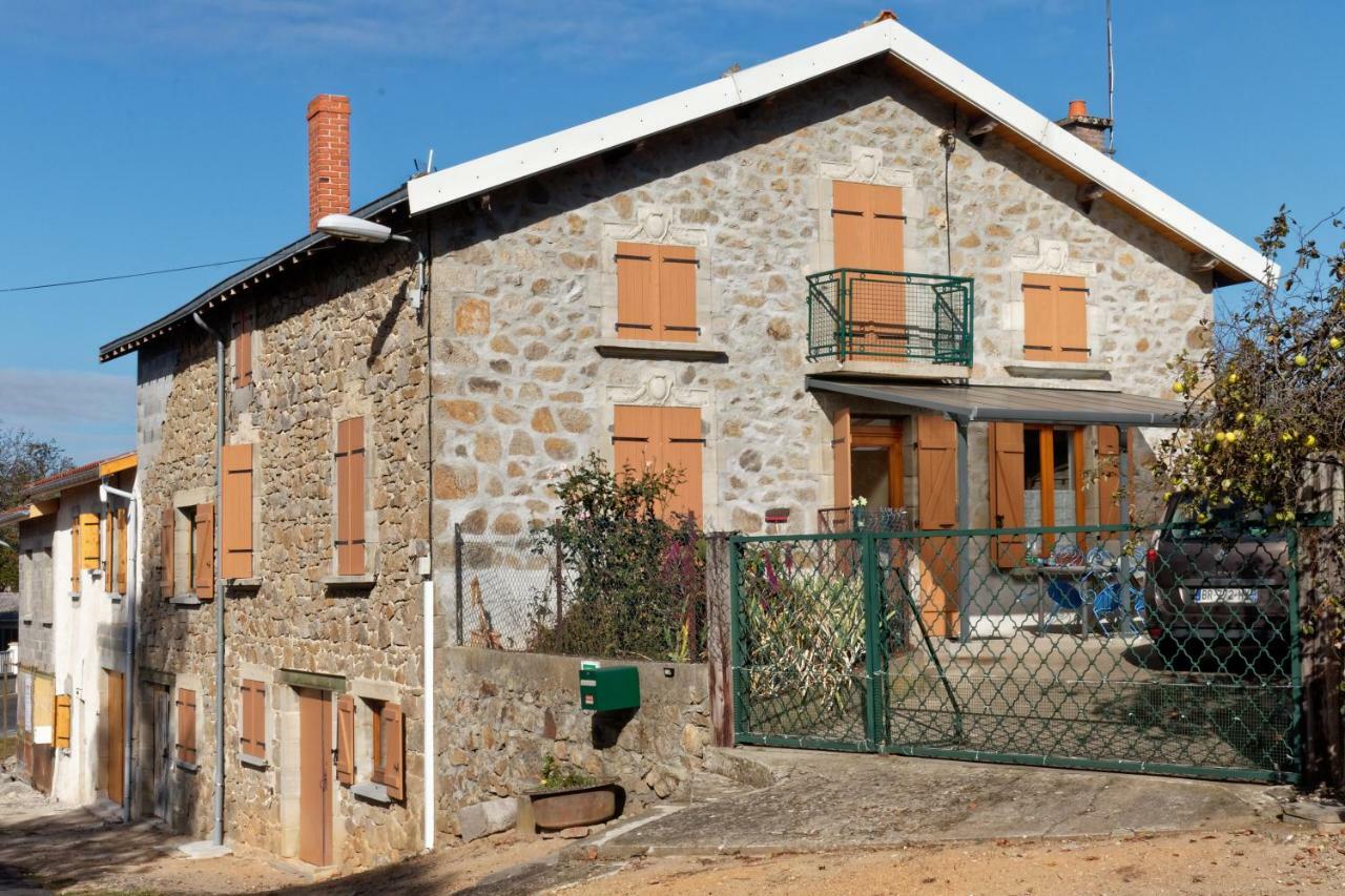 Gite De Sauviat 25 Chemin Du Grand Pacher Le Bourg De Sauviat 63120 Dış mekan fotoğraf